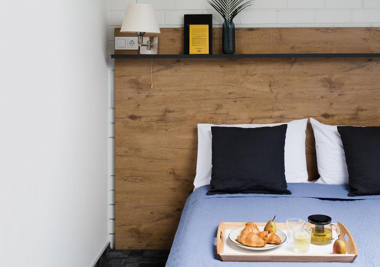 Self Check-In Hotel Railway Apartments VNO Esterno foto